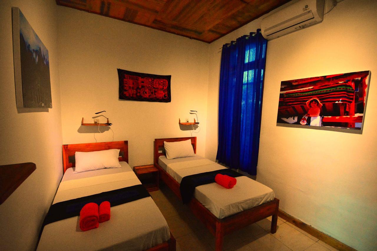 World Bnb Labuan Bajo Exterior foto